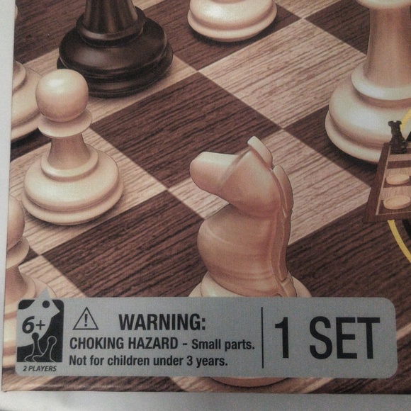 New Chess / Checkers / Tic Tac Toe Set - Picture 4 of 5